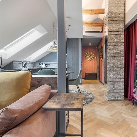 Cozy Penthouse Apartment Vilnius Bagian luar foto