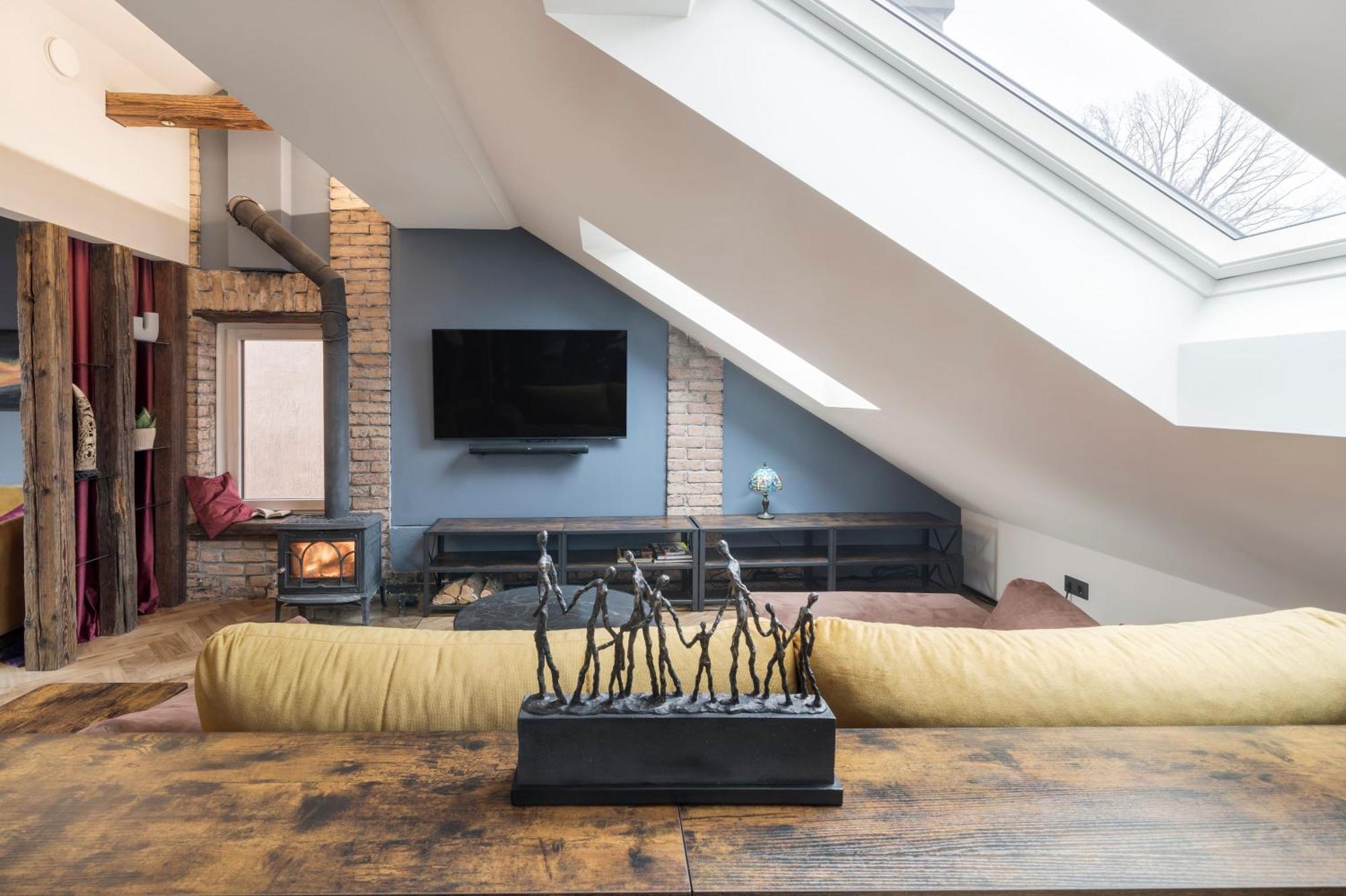 Cozy Penthouse Apartment Vilnius Bagian luar foto