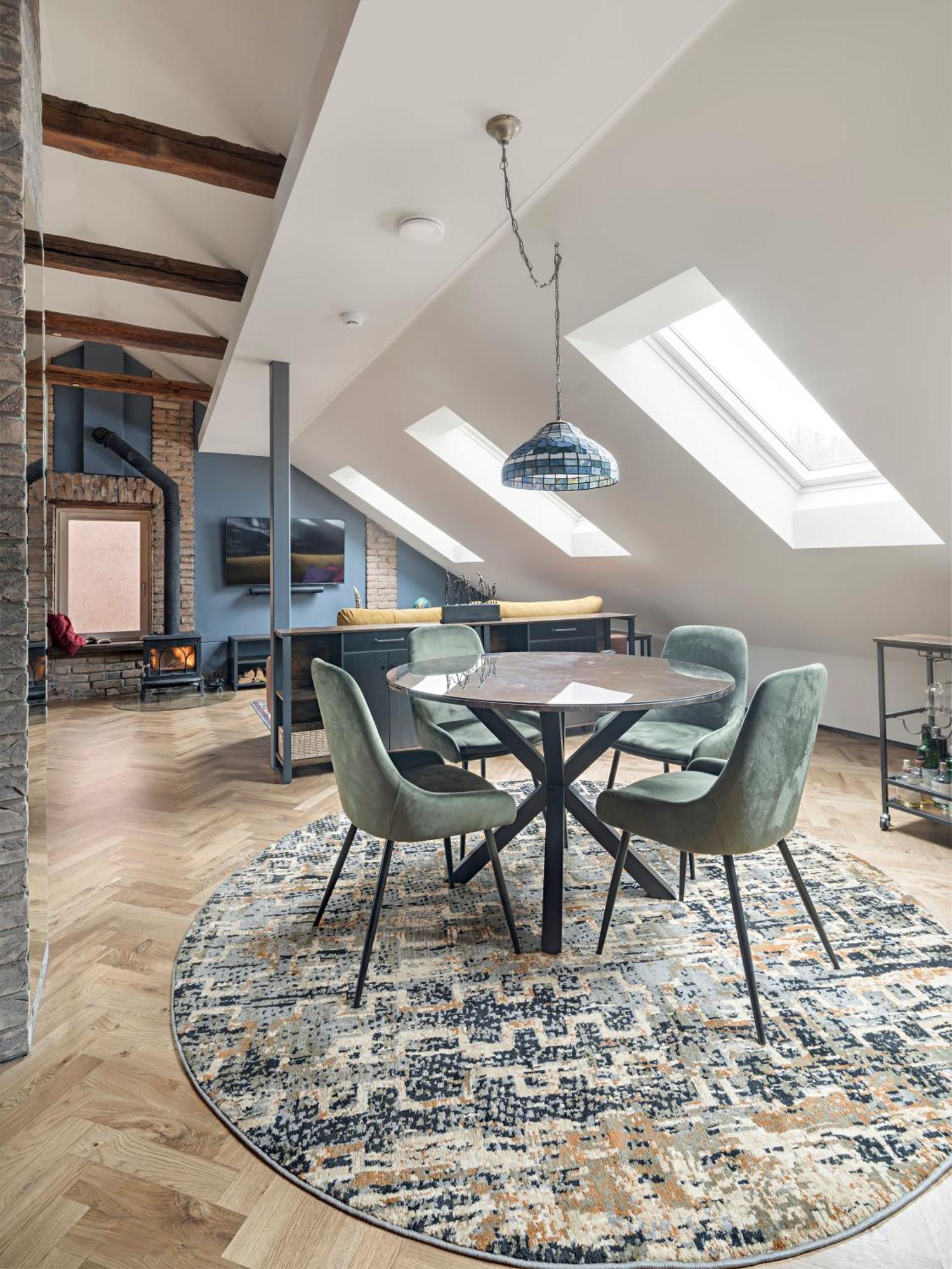 Cozy Penthouse Apartment Vilnius Bagian luar foto